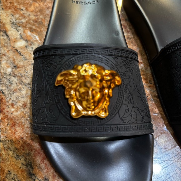 New without tags black Versace Slides Size 38 - Picture 2 of 4